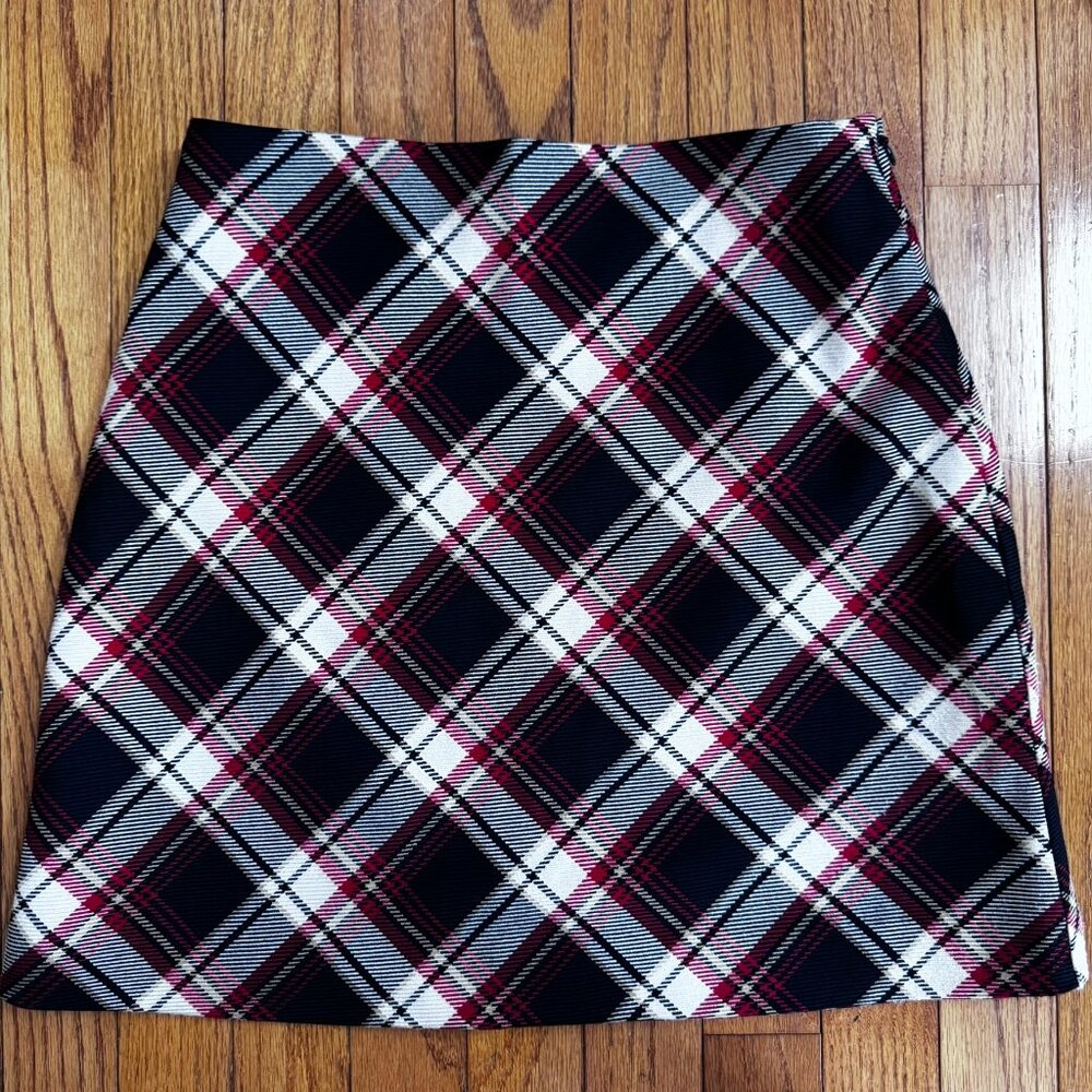 H&M Plaid A‑Line Mini Skirt Black Red Cream, Size 4, Academia Preppy Soft Goth